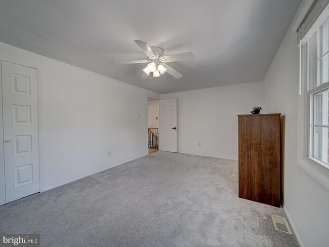Building Photo - 1782 Shaftsbury Ave