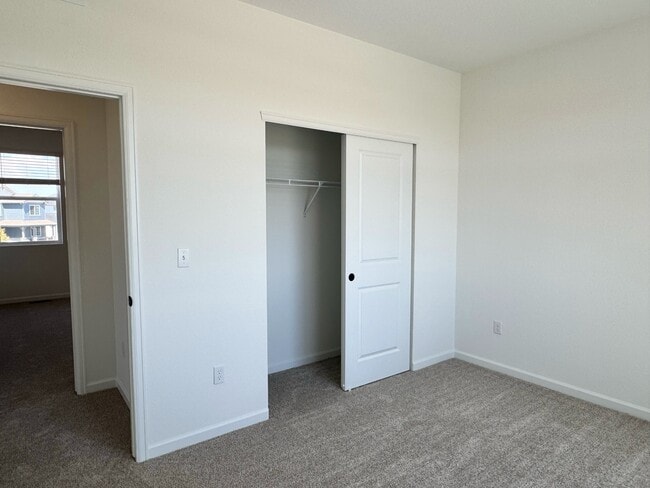 Building Photo - 5963 Sawdust Dr