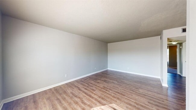 Building Photo - 3800 E 29th St