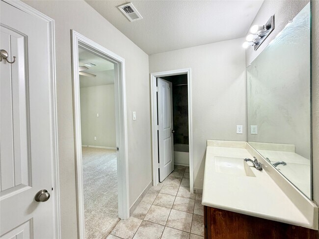 Building Photo - 8002 Mesquite Hill Ln