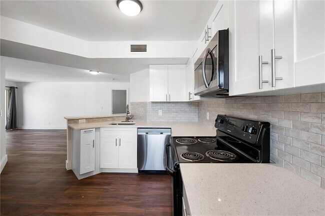 Primary Photo - 8851 Wiles Rd