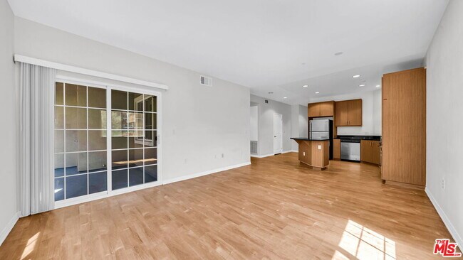 Building Photo - 1408 W Washington Blvd