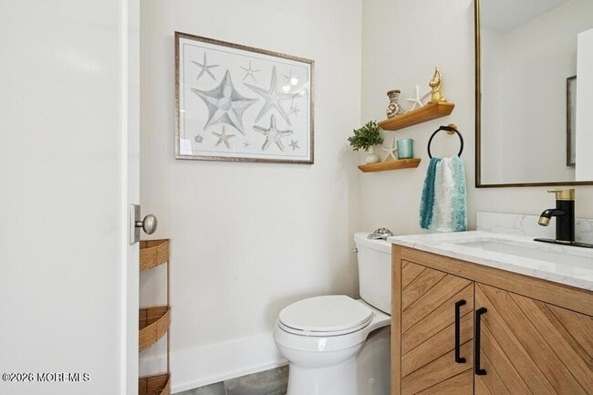 Building Photo - 124 2nd Ave