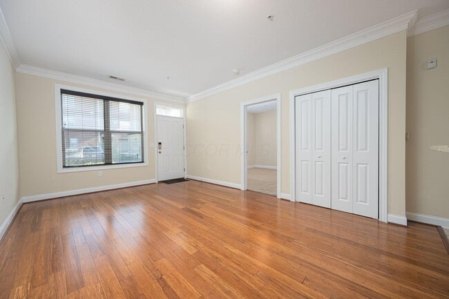 Building Photo - 962 Perry St
