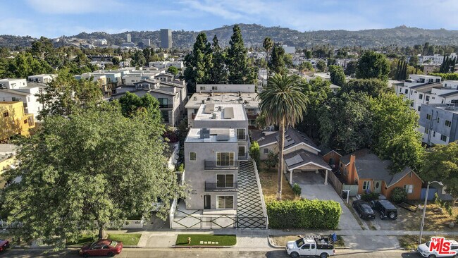 Building Photo - 10826 1/2 Hesby St