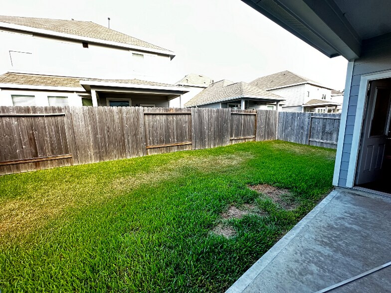 Building Photo - 22114 Regal Heights Dr