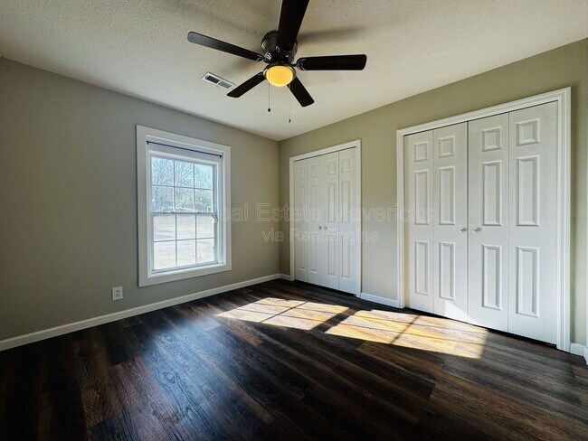 Building Photo - 63 Trinity Rd