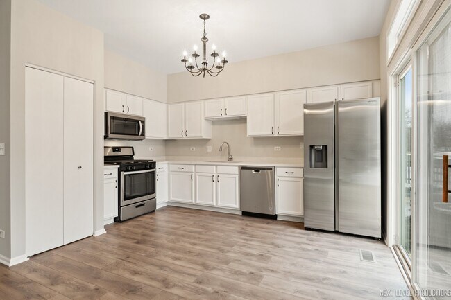 Building Photo - 2815 Alameda Ct