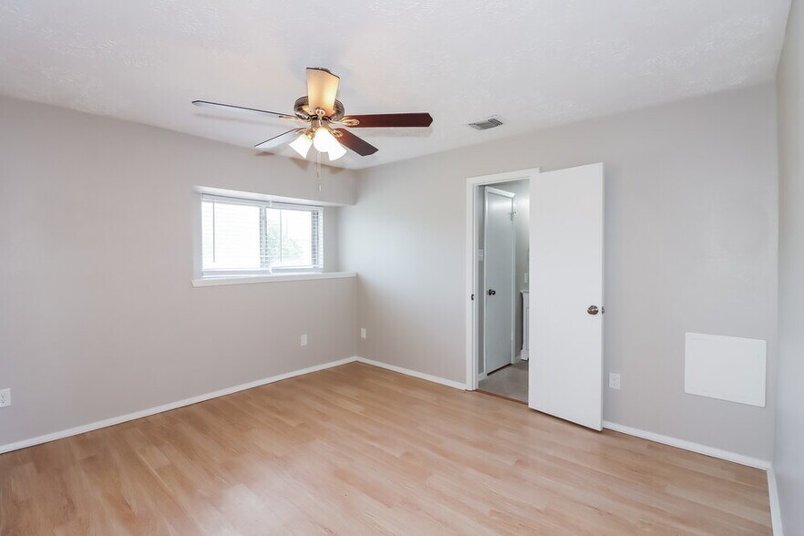 Building Photo - 15818 Gatebriar Dr