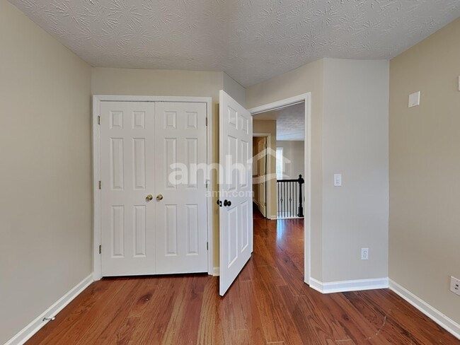 Building Photo - 2820 Wadley Ln