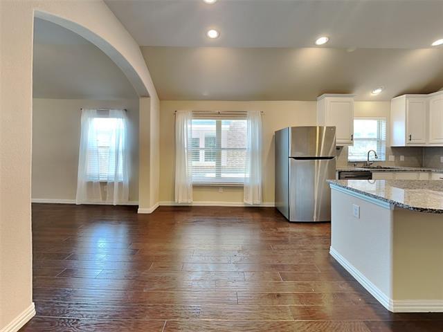 Building Photo - 816 Water Garden Cir