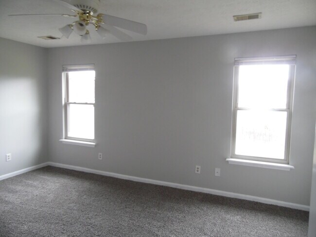 Building Photo - 3811 Sugar Creek Dr