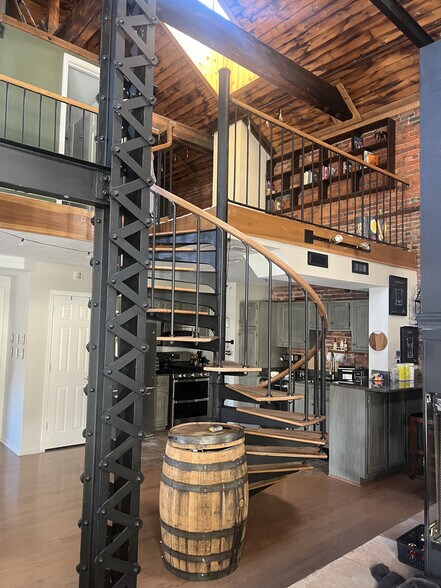 Building Photo - 51 W Blenkner St