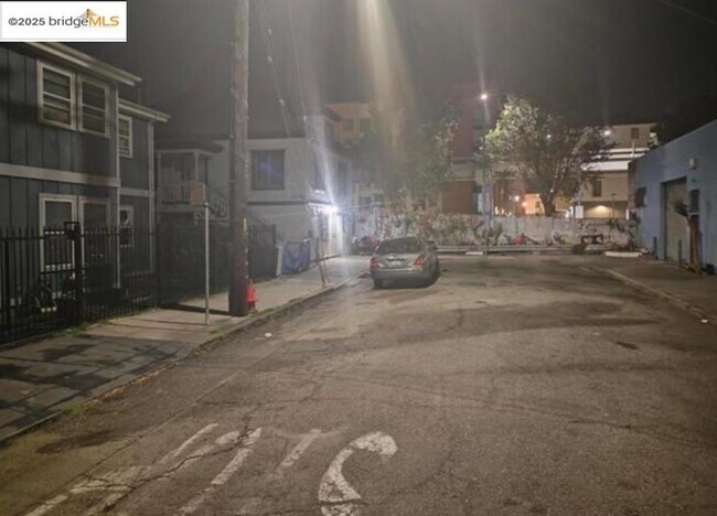 Building Photo - 3532 San Leandro St