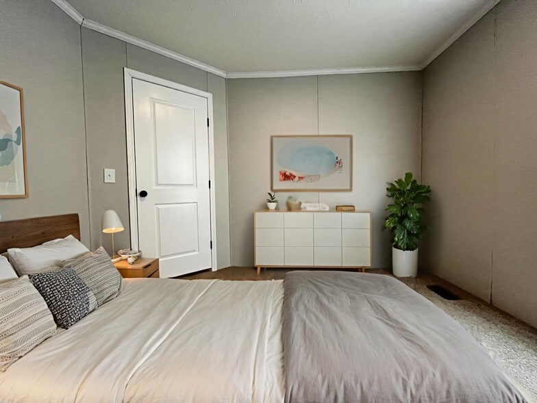 Building Photo - 1400 Georgia St