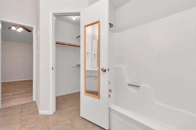 Building Photo - 1102 Comstock Springs Dr