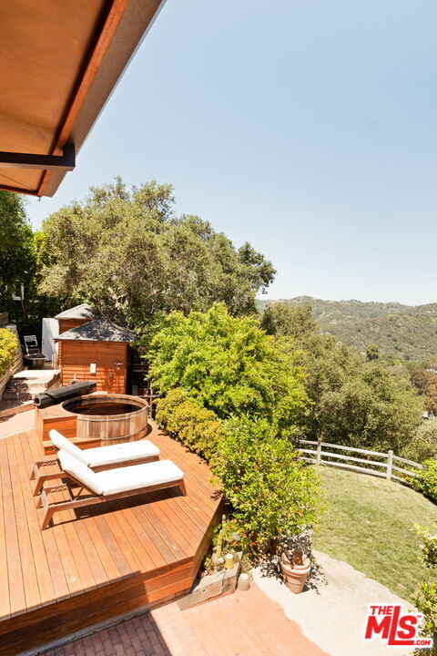 Building Photo - 21071 Waveview Dr