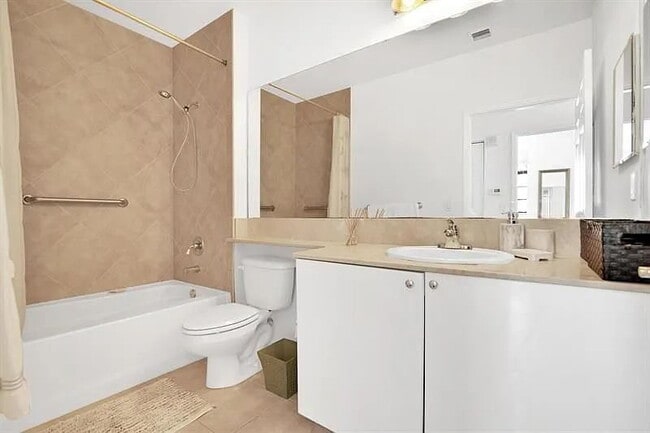Building Photo - "Chic 1-Bedroom Gem in Prime Boca Raton Location – Ready to Impress!"