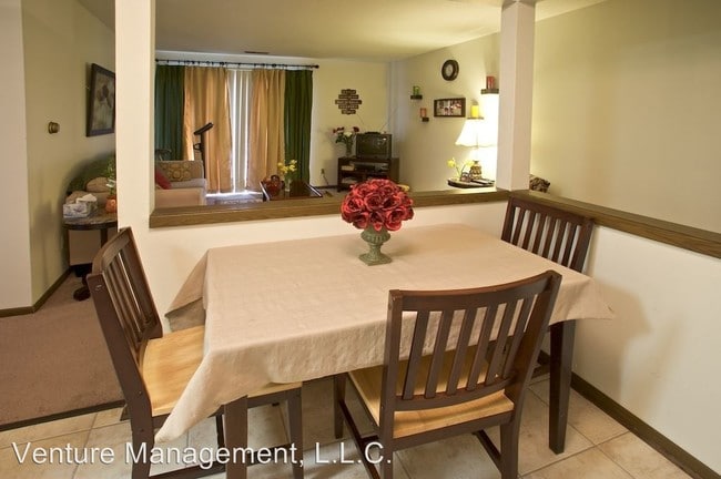 Building Photo - 5555 SW 9th St