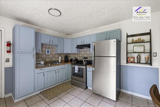 Building Photo - 743 Rustland Dr