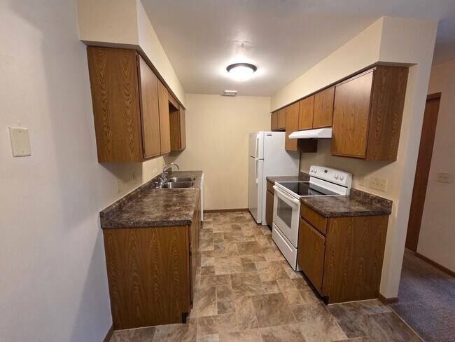 Building Photo - 1925 Sylvan Way