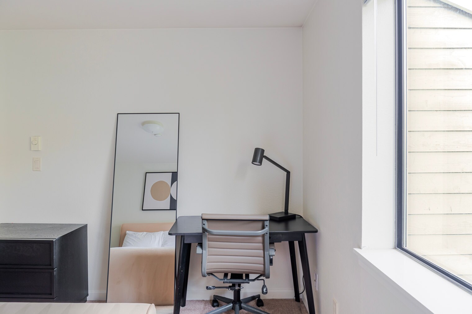 Building Photo - 15606 NE 40th St