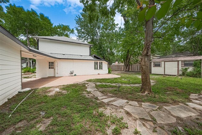 Building Photo - 10815 Creektree Dr