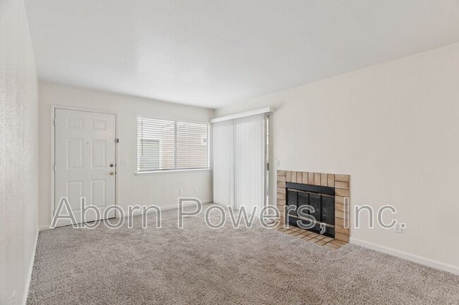 Building Photo - 2529 Greenwood Ln