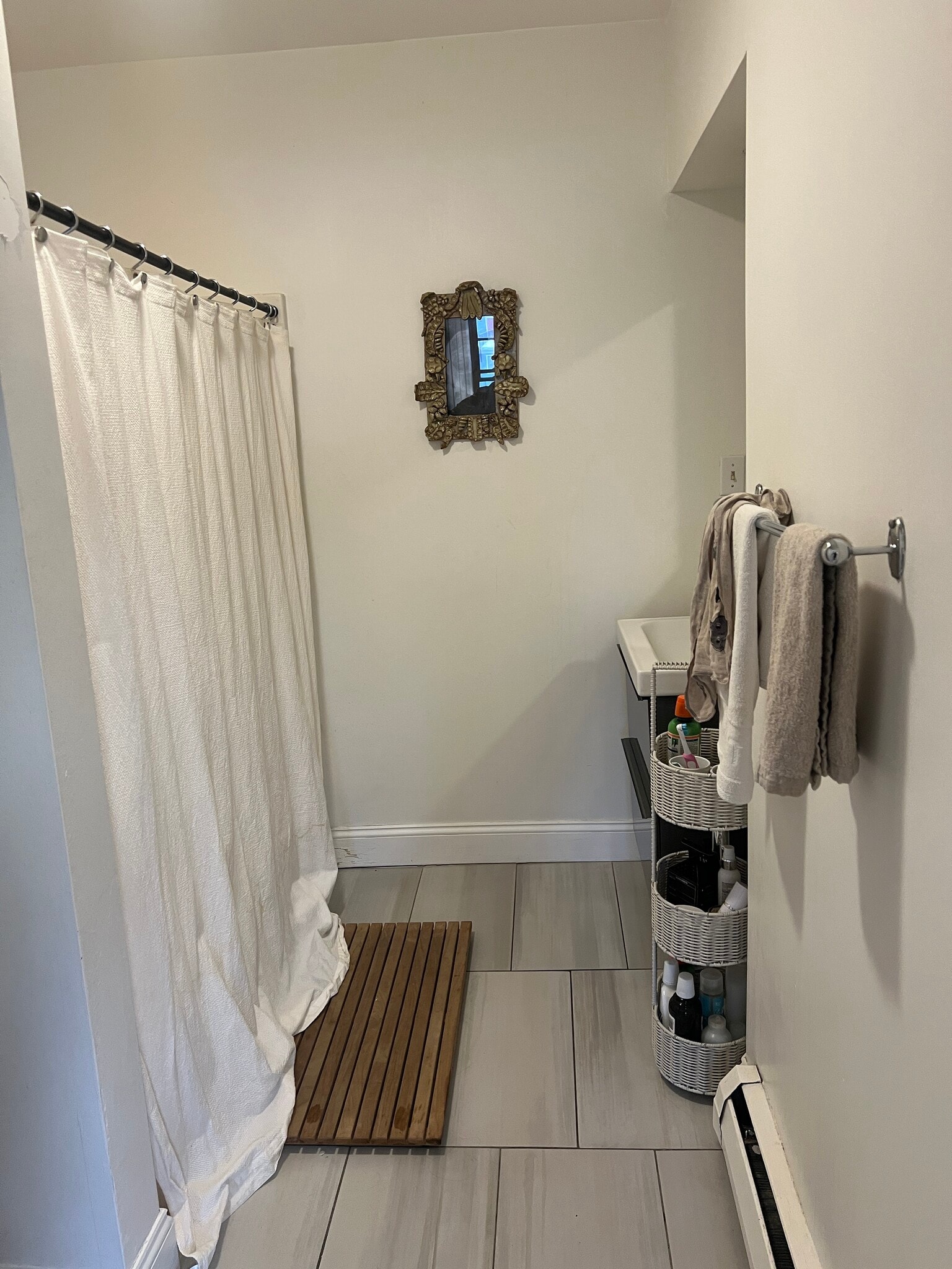 Bathroom - 10 Trowbridge St