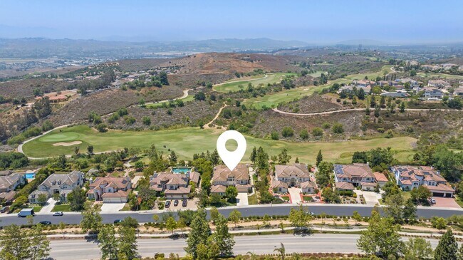 Building Photo - Exquisite Luxury Living in the Moorpark Co...