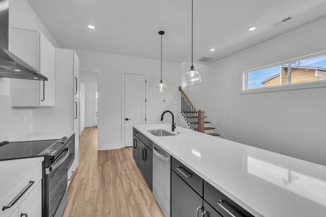 Building Photo - New build in West Nashville!