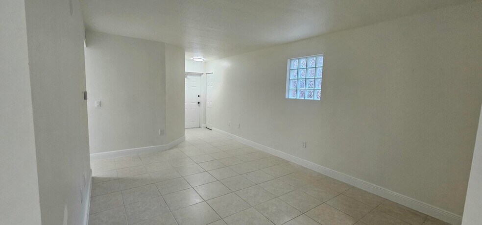 Building Photo - 3770 N Jog Rd