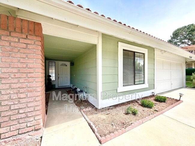 Building Photo - 45680 Clubhouse Dr