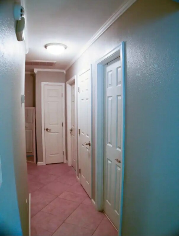 Building Photo - 1680 Guthrie St