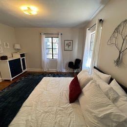 Building Photo - 2514 Bedford Ave