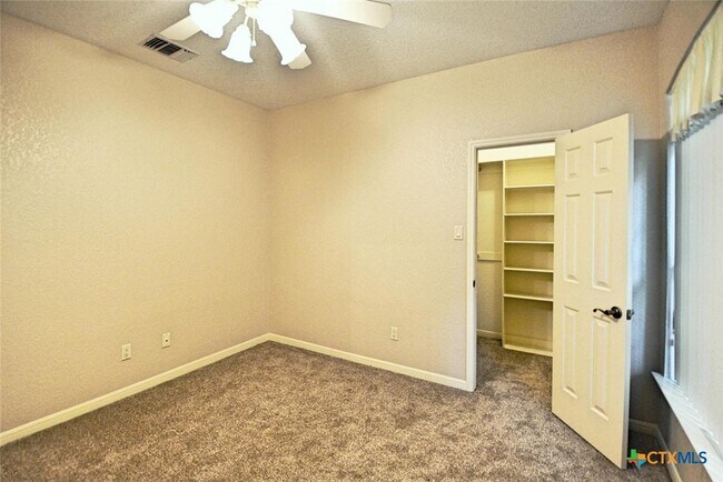 Building Photo - 2725 Diamond Trail