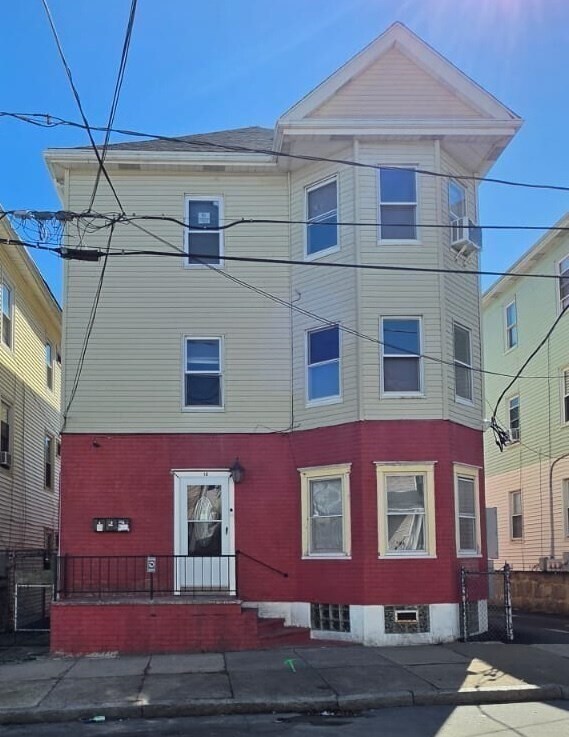 Building Photo - 18 Bullard St