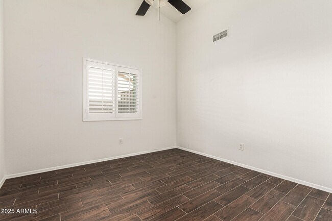 Building Photo - 1825 E Arabian Dr