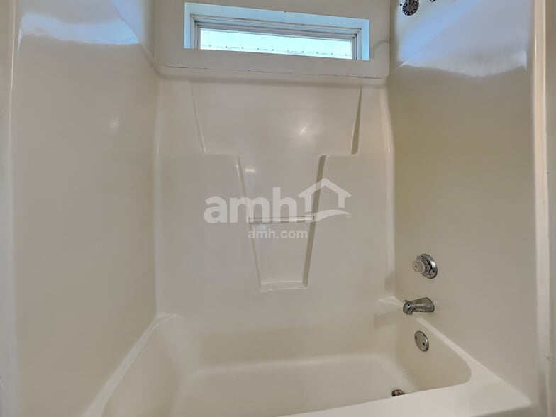 Building Photo - 214 Long Creek Pky