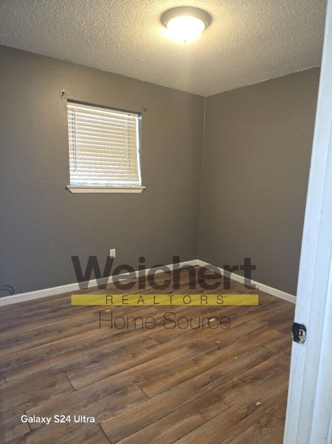 Building Photo - 606 Linda Ln