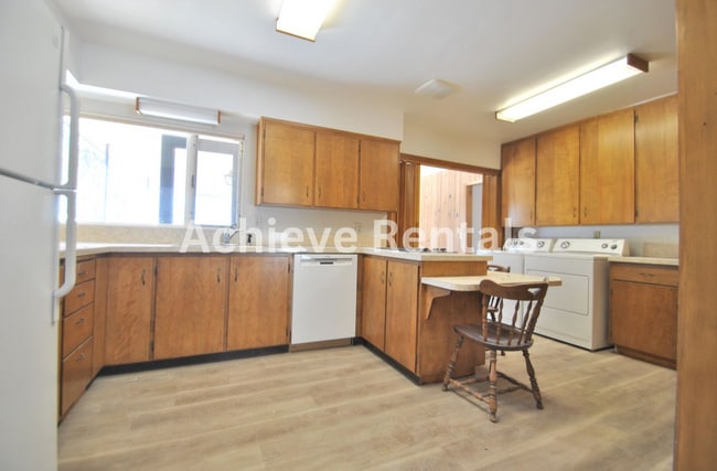 Building Photo - Adventure Meets Convenience in This Logan Home