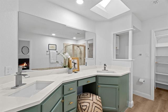 Building Photo - 822 Trevor Way