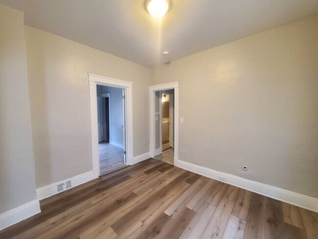 Building Photo - 3586 W 69th St