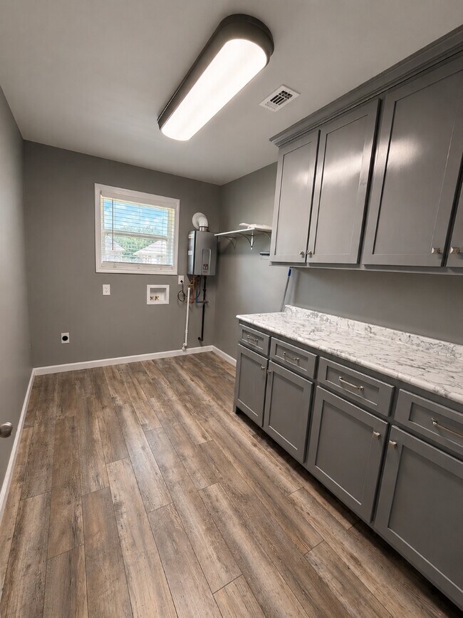 Building Photo - 40049 Back Nine Dr