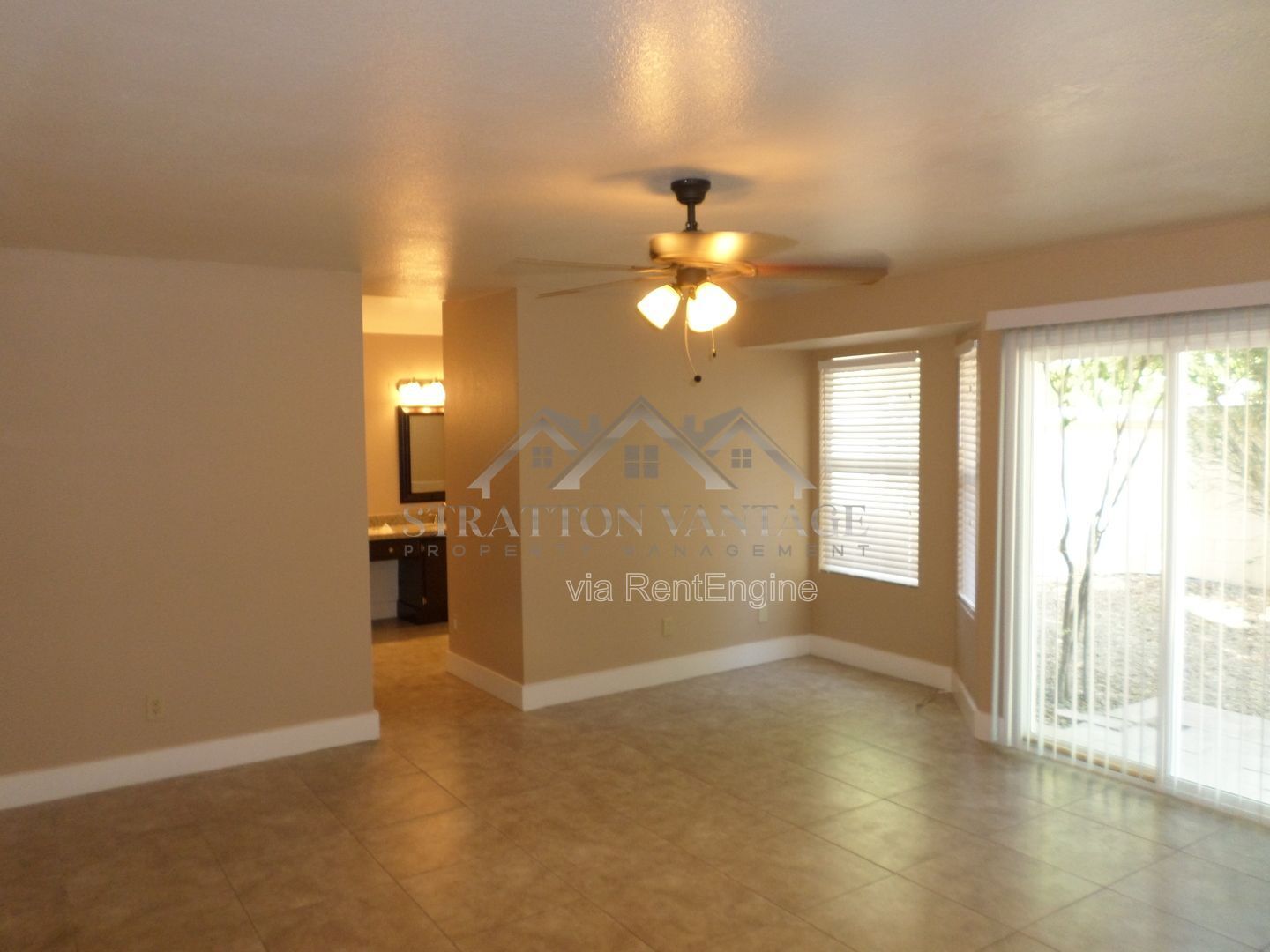 Building Photo - 1814 E Oak Harbor Dr