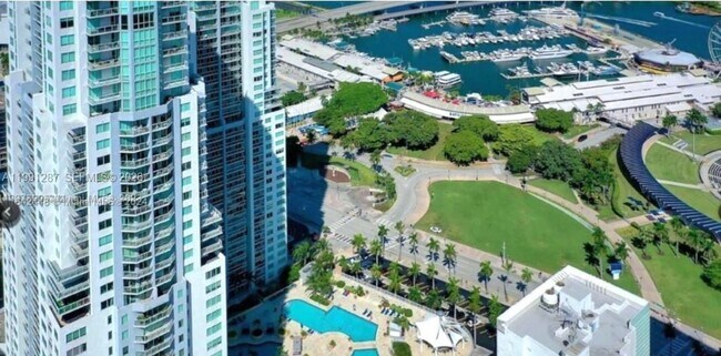 Building Photo - 253 NE 2nd St