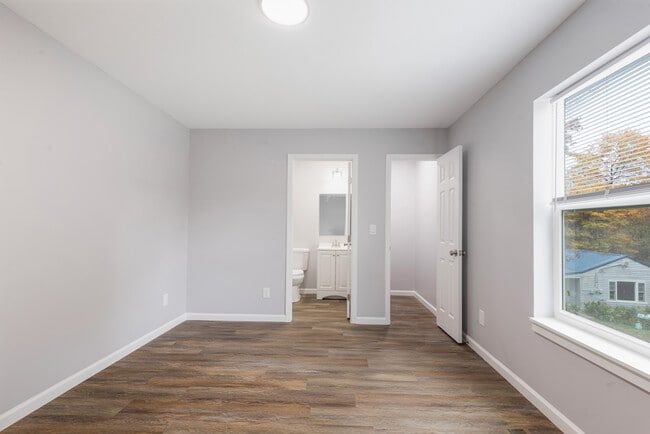 Building Photo - 6900 Seaver Dr NW