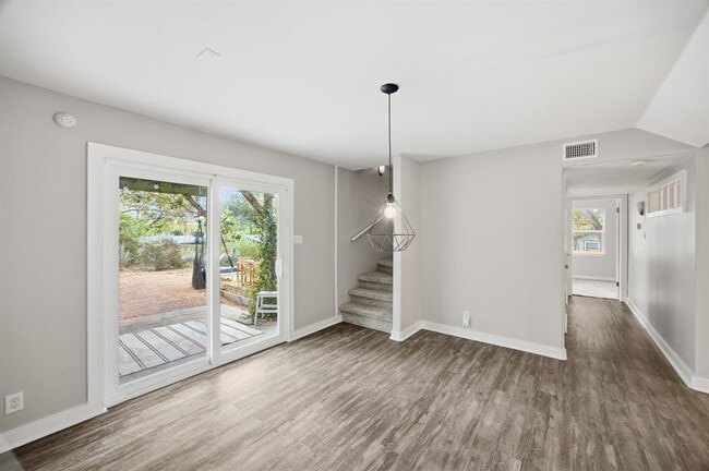 Building Photo - 6901 Bryn Mawr Dr