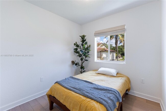 Building Photo - 5025 SW 37th St