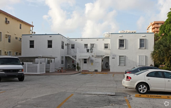Building Photo - Whitehouse